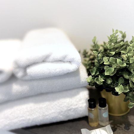 Ascot House Apartments Питерборо Екстериор снимка