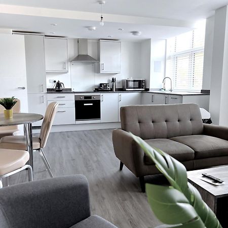 Ascot House Apartments Питерборо Екстериор снимка