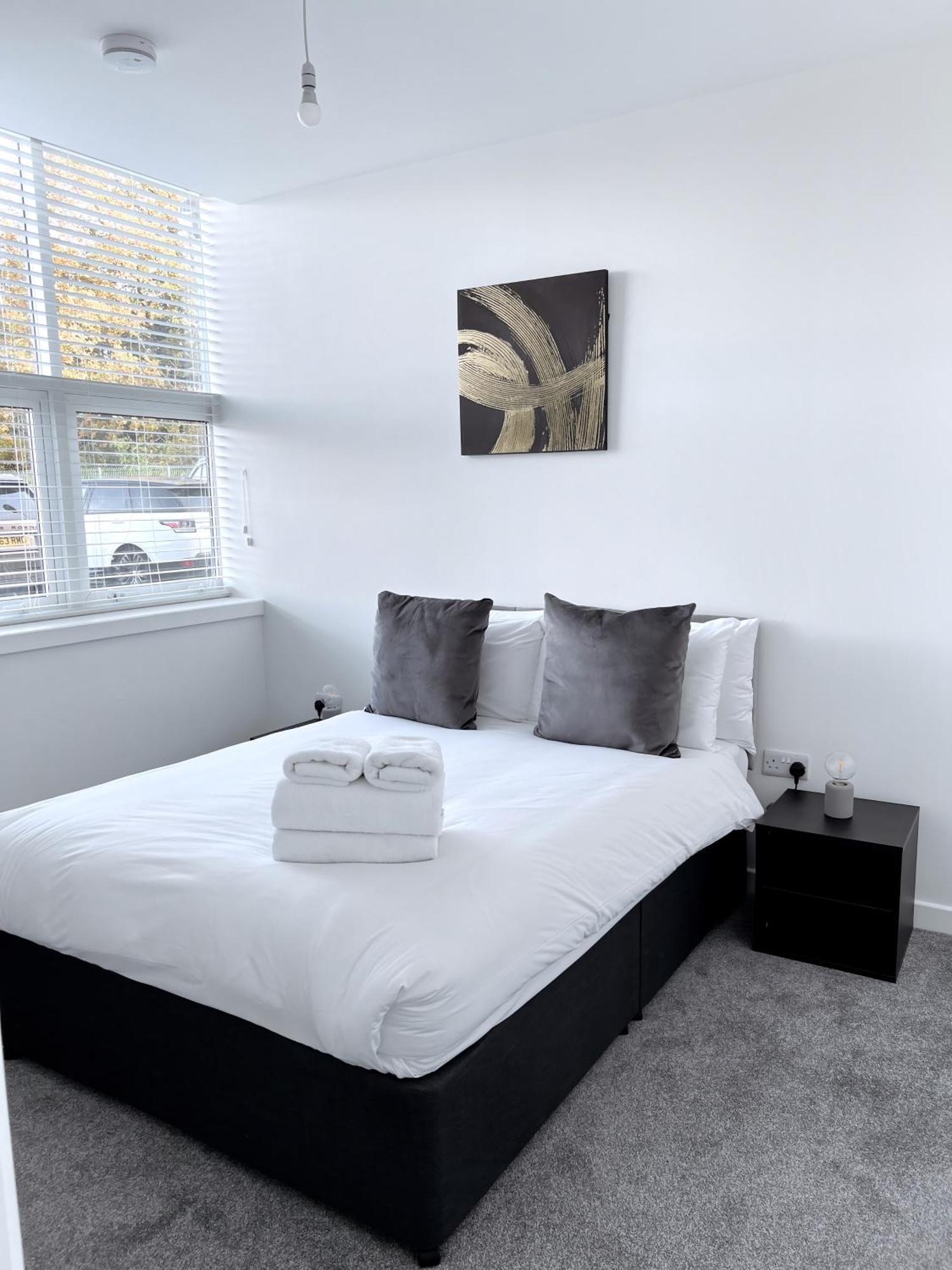 Ascot House Apartments Питерборо Екстериор снимка